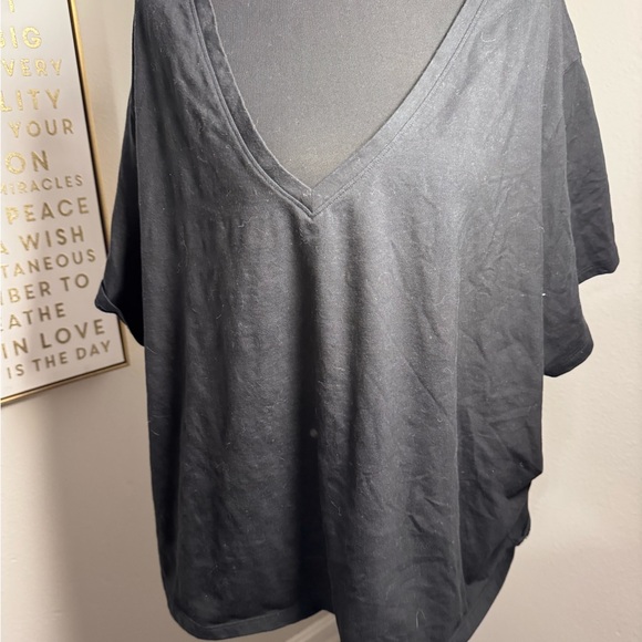 Athleta Tops - Athleta Black V-Neck Short Sleeve Tee